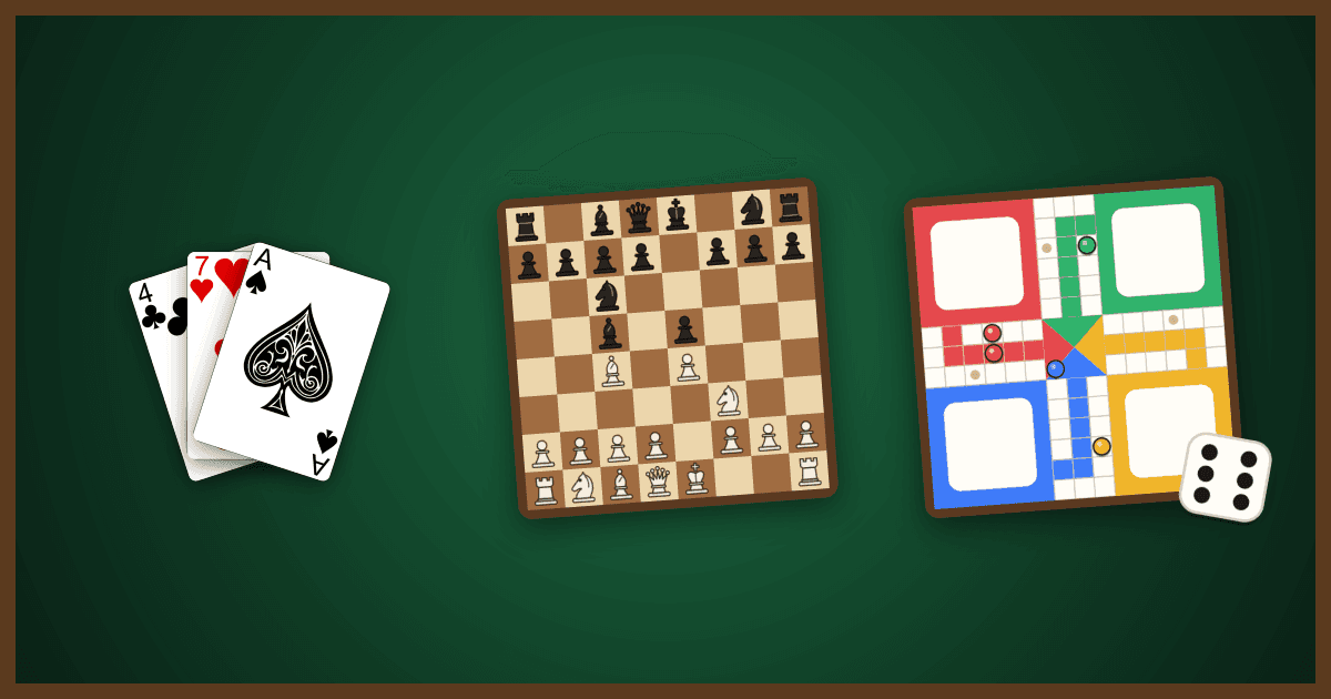 Cartas de truco, um tabuleiro de xadrez e um tabuleiro de ludo com um dado sobre o feltro verde
